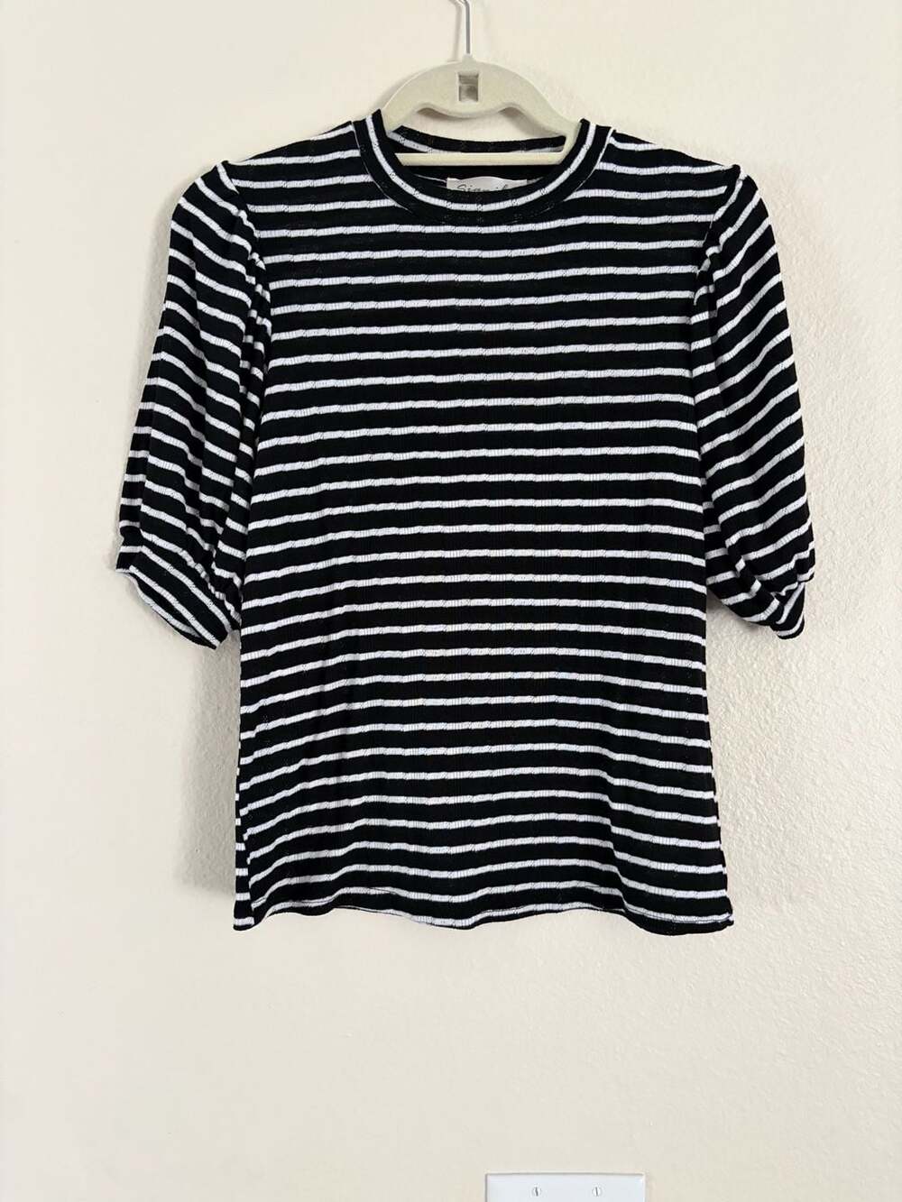 3 for $25 SALE 😎 Signify Black and White Striped Mock Neck Elbow Sleeve Tee